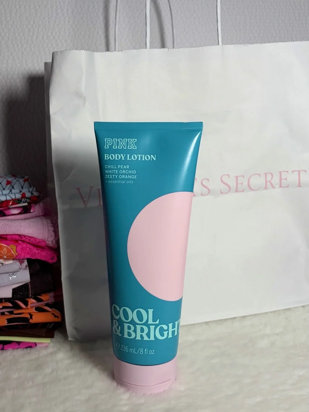 PINK Victoria’s Secret - COOL & BRIGHT Fragrant Body Lotion